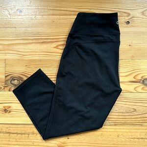 GAP cropped athletic leggings | size medium